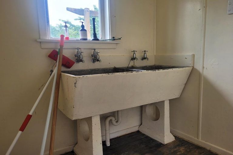 Photo of property in 38 Woodward Street East, Featherston, 5710