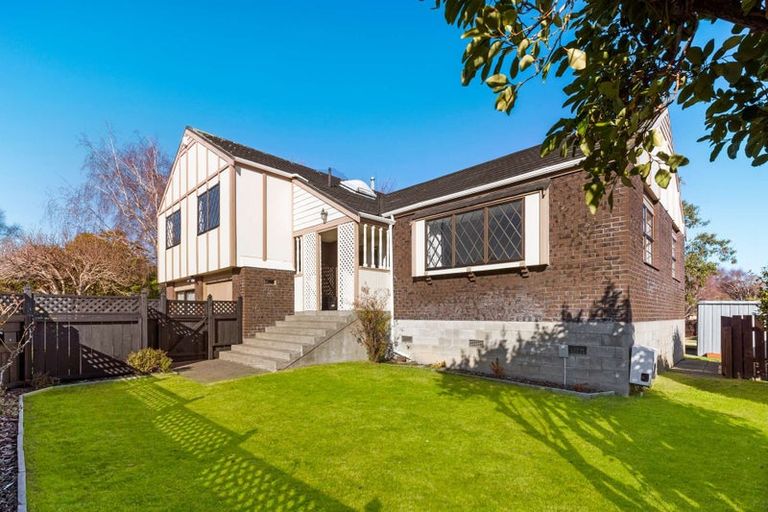 Photo of property in 5 Aiken Road, Saint Johns Hill, Whanganui, 4501