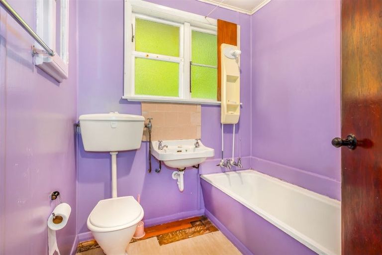 Photo of property in 3 Weku Road, Pukerua Bay, 5026