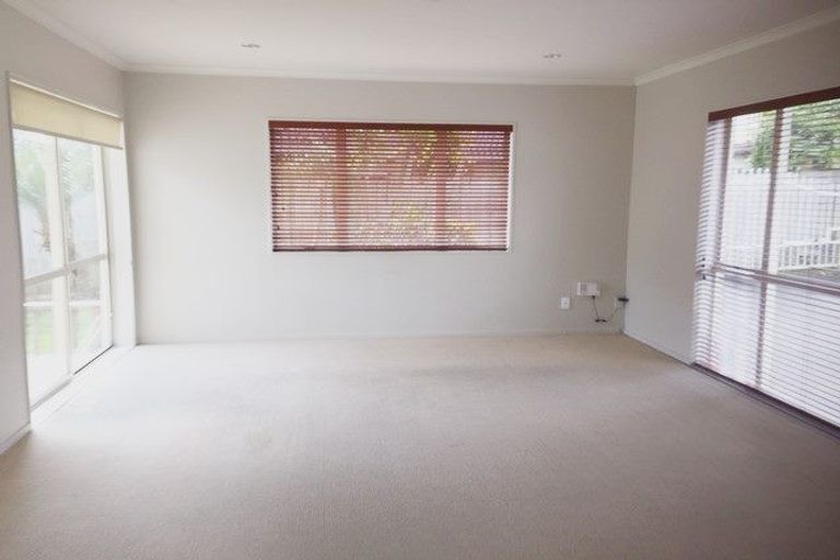 Photo of property in 7 Tsar Court, Flat Bush, Auckland, 2016