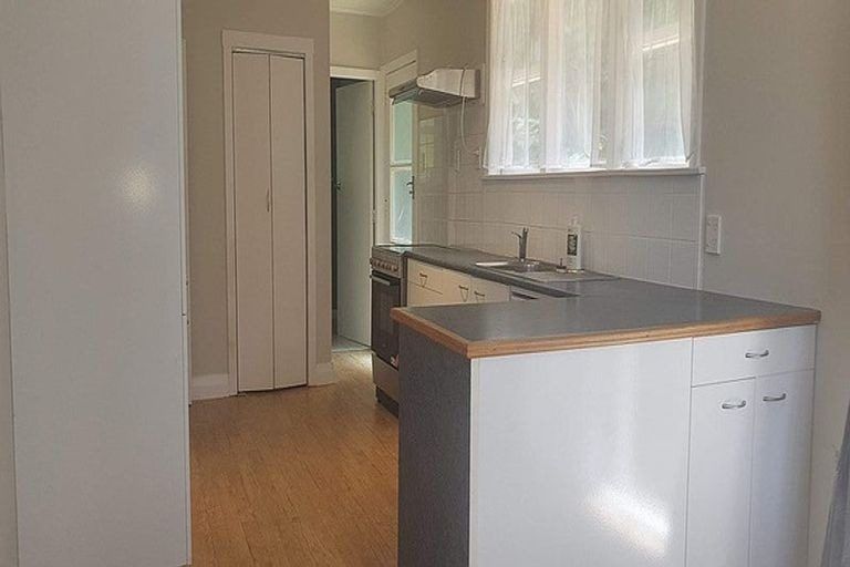 Photo of property in 39 Korau Grove, Stokes Valley, Lower Hutt, 5019