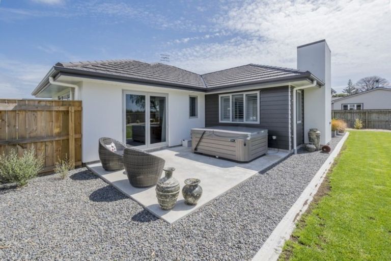 Photo of property in 2 Kilsby Place, Levin, 5510