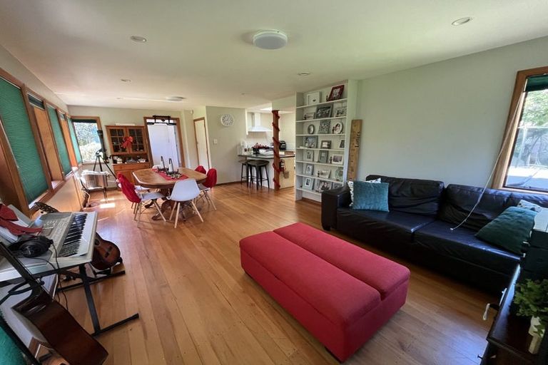 Photo of property in 5 Smith Street, Paekakariki, 5034