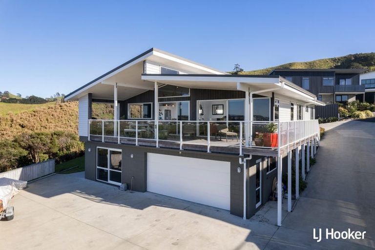 Photo of property in 33 Tohora View, Waihi Beach, 3611