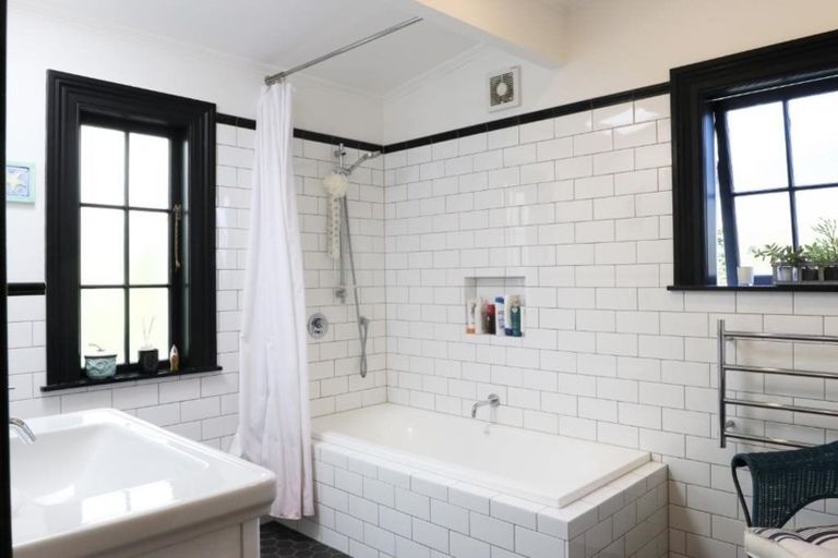 Photo of property in 2/11 Patuone Avenue, Devonport, Auckland, 0624