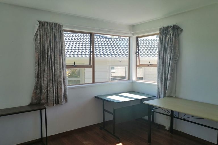 Photo of property in 43 Awaruku Road, Torbay, Auckland, 0630