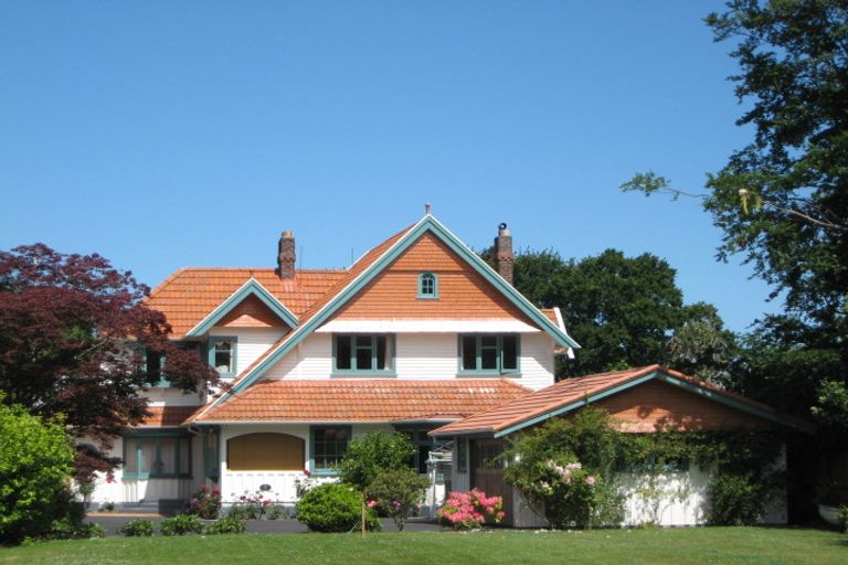 Photo of property in 140 North Parade, Richmond, Christchurch, 8013