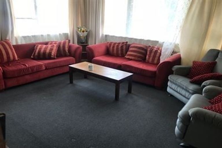 Photo of property in 44 Takapuwahia Drive, Takapuwahia, Porirua, 5022