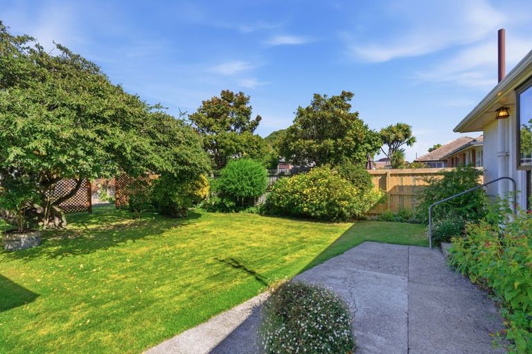 Photo of property in 302 Withells Road, Avonhead, Christchurch, 8042