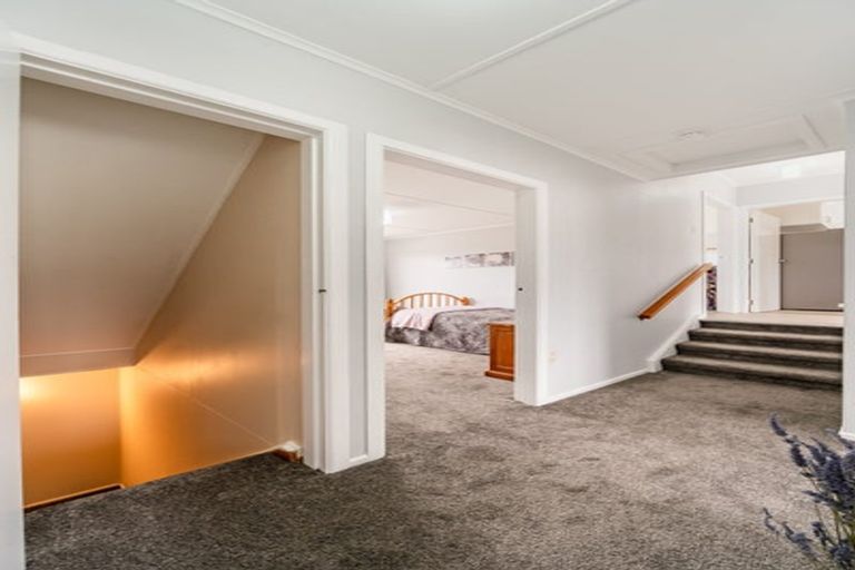 Photo of property in 6 Eastview Grove, Normandale, Lower Hutt, 5010