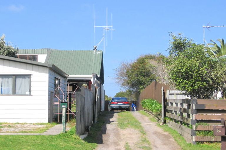 Photo of property in 96b Simpson Road, Papamoa Beach, Papamoa, 3118