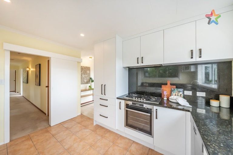 Photo of property in 10 Summit Road, Fairfield, Lower Hutt, 5011