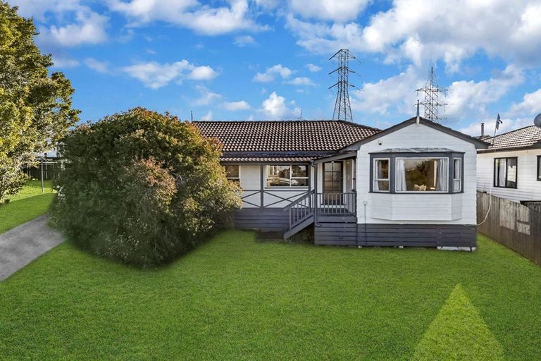Photo of property in 52 Keegan Drive, Massey, Auckland, 0614