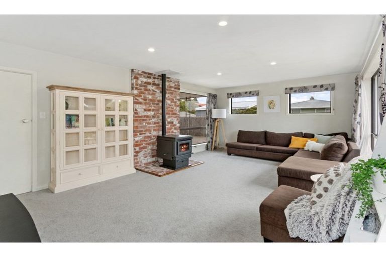 Photo of property in 47 Kathleen Crescent, Hornby, Christchurch, 8042