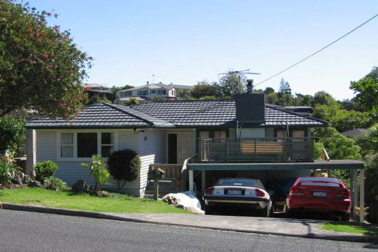 Photo of property in 86 Castor Bay Road, Castor Bay, Auckland, 0620