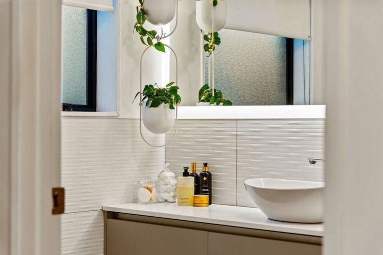 Photo of property in 43 Braemar Road, Rothesay Bay, Auckland, 0630