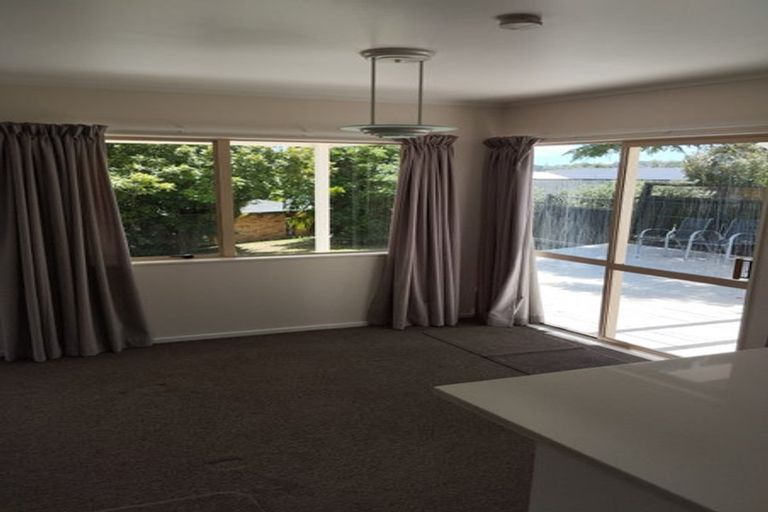 Photo of property in 21 Redfern Lane, Glenfield, Auckland, 0629