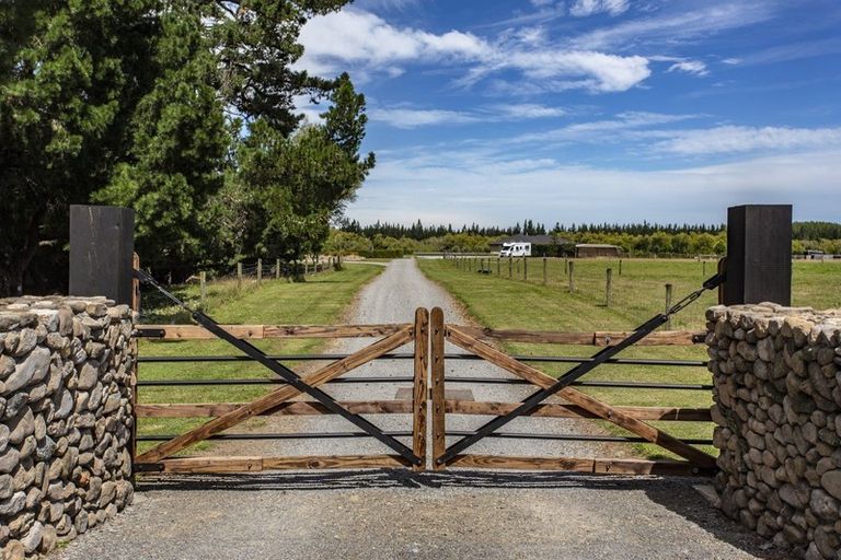 Photo of property in 449 Barkers Road, Loburn, Rangiora, 7472
