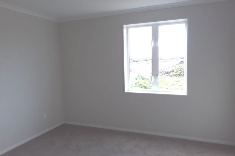 Photo of property in 10 Saddleback Crescent, Papakura, 2110