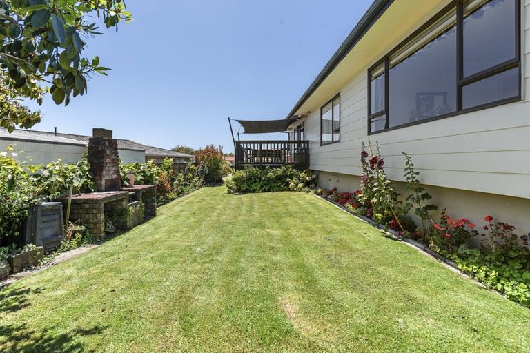 Photo of property in 11 Leon Place, Waitara, 4320