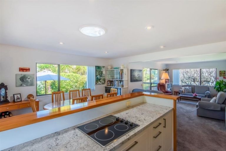 Photo of property in 2/30 Kowhai Road, Campbells Bay, Auckland, 0630
