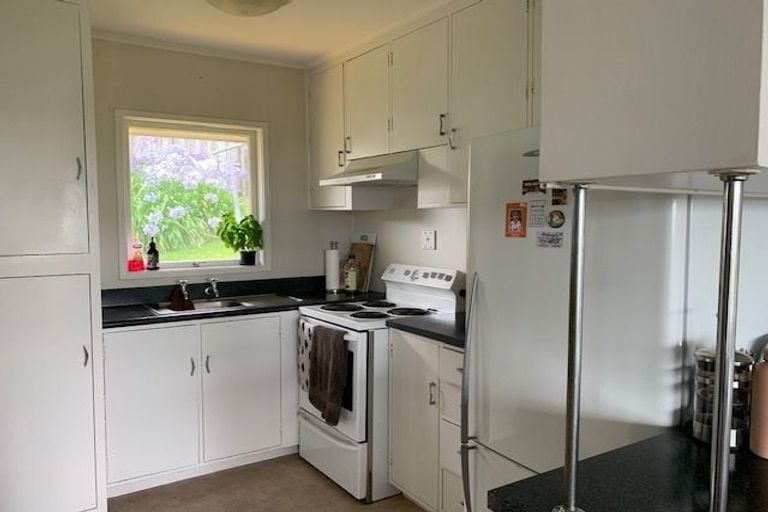 Photo of property in 2/4 Dewsbury Terrace, Castor Bay, Auckland, 0620