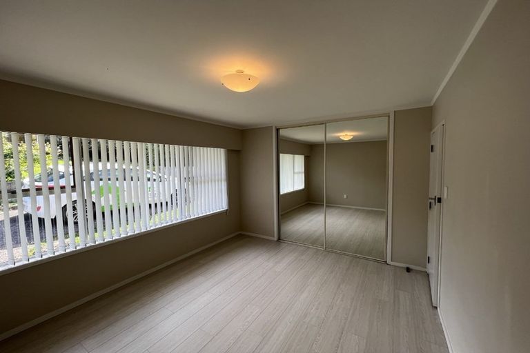 Photo of property in 2/52 Bentley Avenue, Glenfield, Auckland, 0629