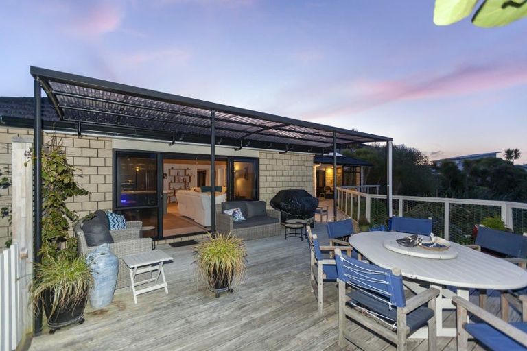 Photo of property in 4 Matuku Place, Paraparaumu Beach, Paraparaumu, 5032