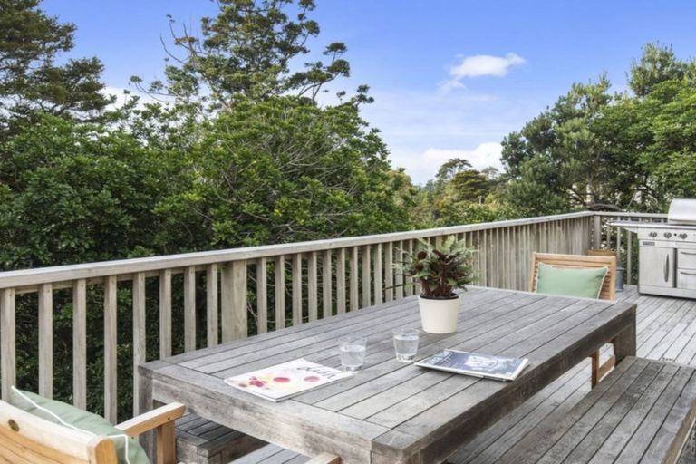 Photo of property in 3 Ferndale Avenue, Leigh, 0985