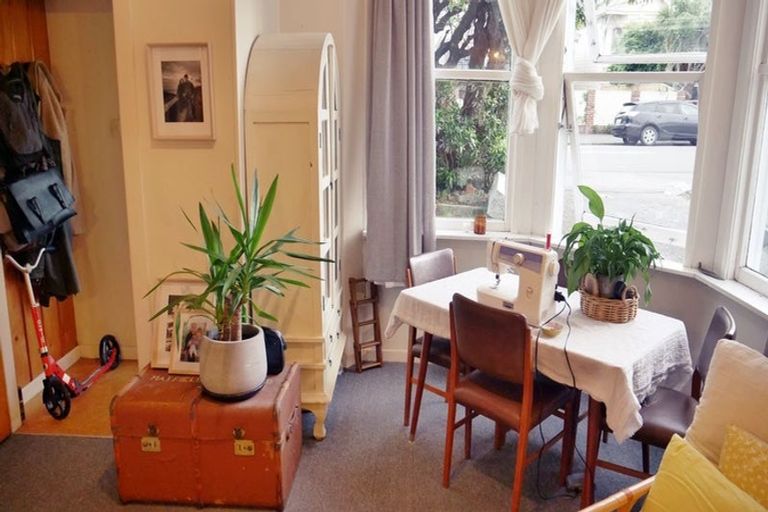 Photo of property in 71 Pirie Street, Mount Victoria, Wellington, 6011