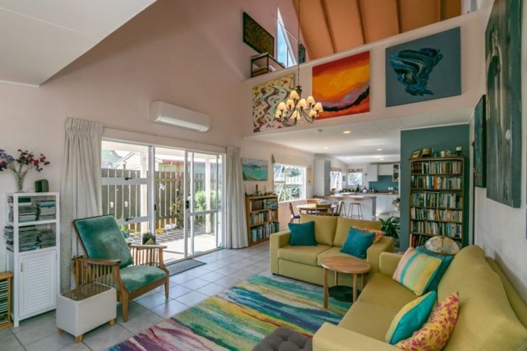 Photo of property in 6 Taonui Street, Waitarere Beach, Levin, 5510