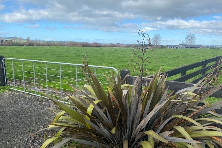 Photo of property in 64b Opaki Kaiparoro Road, Opaki, 5871