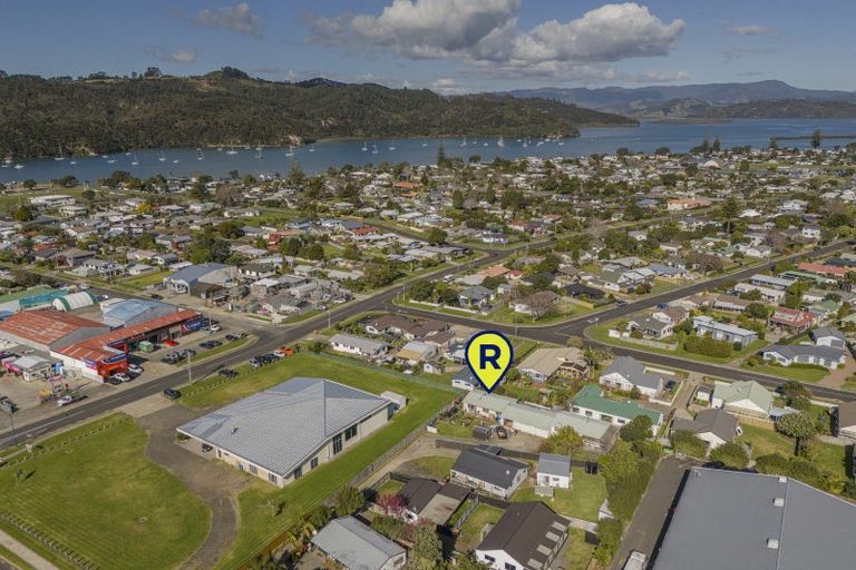 Photo of property in 6 Joan Gaskell Drive, Whitianga, 3510