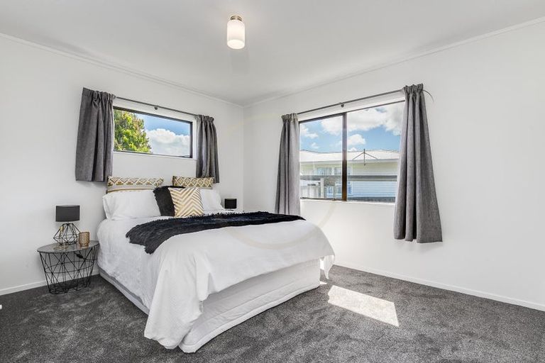 Photo of property in 2/12 Olive Crescent, Papatoetoe, Auckland, 2025