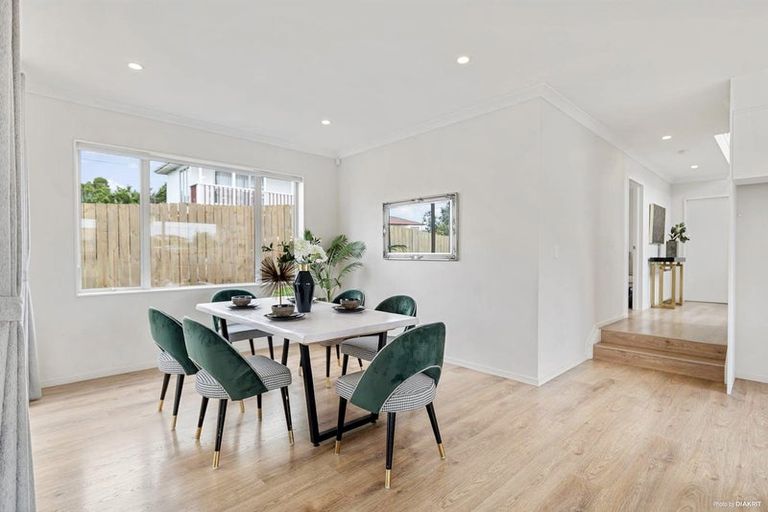 Photo of property in 8 Harrington Road, Henderson, Auckland, 0610