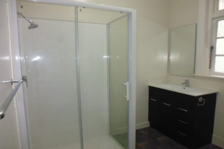 Photo of property in 83 Cambridge Terrace, Waterloo, Lower Hutt, 5011