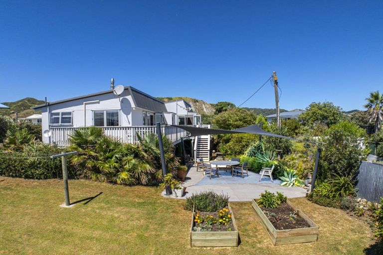 Photo of property in 2 Koura Crescent, Mahia, Nuhaka, 4198