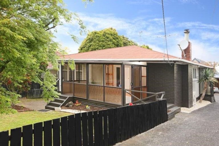 Photo of property in 13 Bedford Street, Te Atatu South, Auckland, 0610