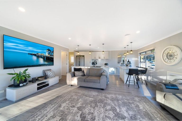Photo of property in 12 Pahi Place, West Harbour, Auckland, 0618