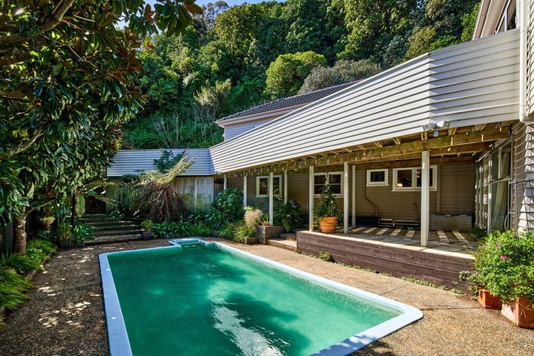 Photo of property in 15 Kowhai Street, Eastbourne, Lower Hutt, 5013