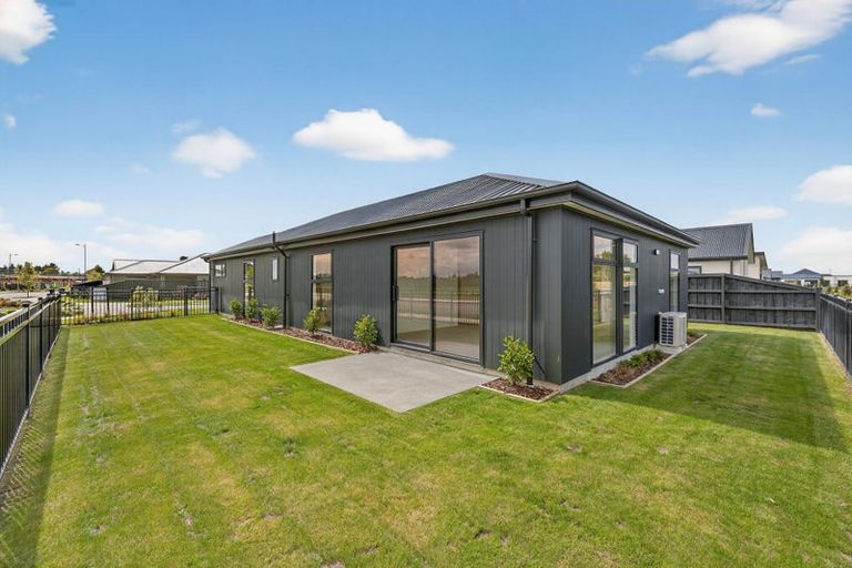 Photo of property in 49 Ruataniwha Avenue, Rangiora, 7400