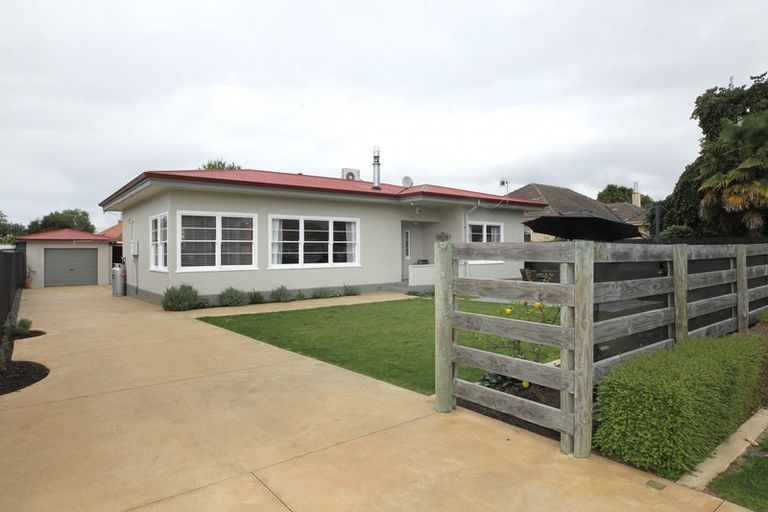 Photo of property in 214 Saint Leonards Avenue, Saint Leonards, Hastings, 4120