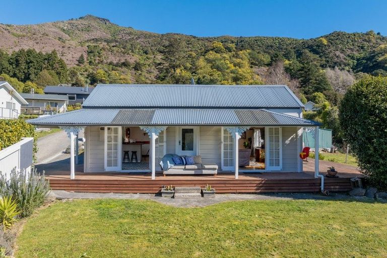 Photo of property in 13e Main Rd Havelock, Havelock, 7100