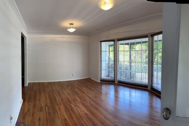 Photo of property in 7 Orinda Close, Botany Downs, Auckland, 2010