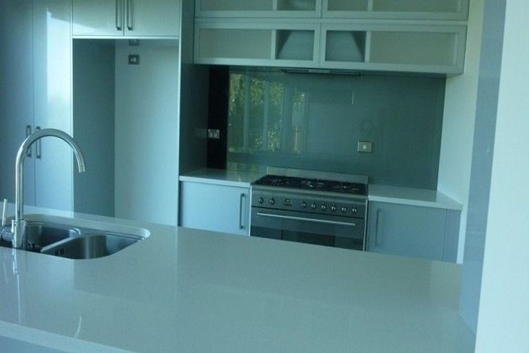 Photo of property in 1 Paterson Mews, Browns Bay, Auckland, 0630