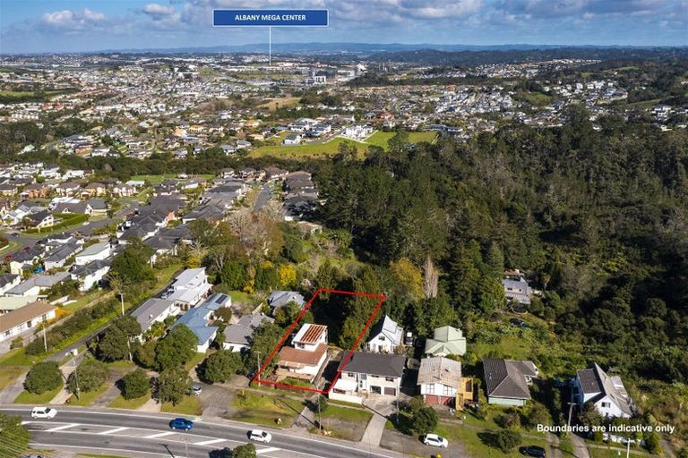 Photo of property in 1016 East Coast Road, Fairview Heights, Auckland, 0630