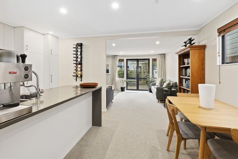 Photo of property in 1/88 Brougham Street, Mount Victoria, Wellington, 6011