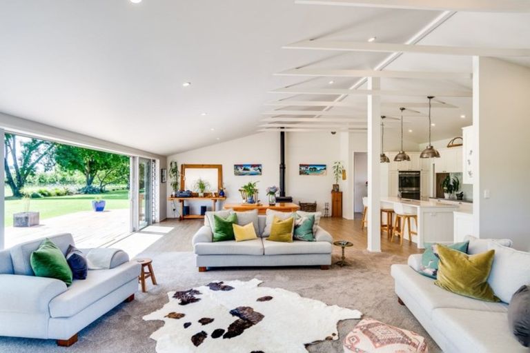 Photo of property in 64 Moteo Pa Road, Puketapu, Napier, 4183