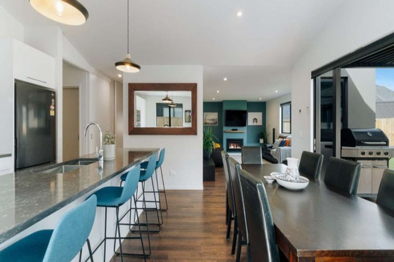 Photo of property in 20 Fallow Street, Jacks Point, 9371