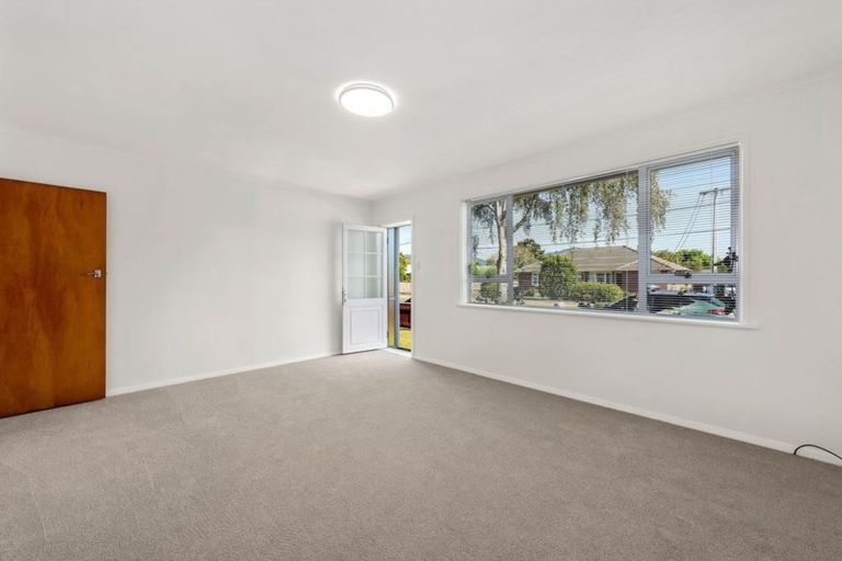 Photo of property in 4/49 Wilford Street, Wallaceville, Upper Hutt, 5018